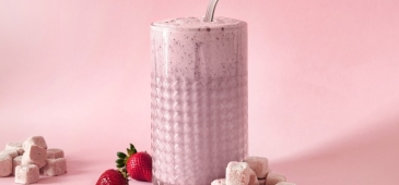 3 jahodové dezerty s LYO kokosovými kockami. Po tých sa len tak zapráši!